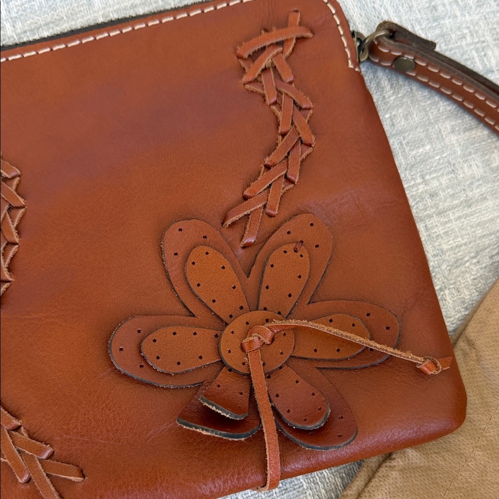 Patricia Nash Wristlet Italian Leather 3D Leather Flowers Boho - Picture 7 of 9